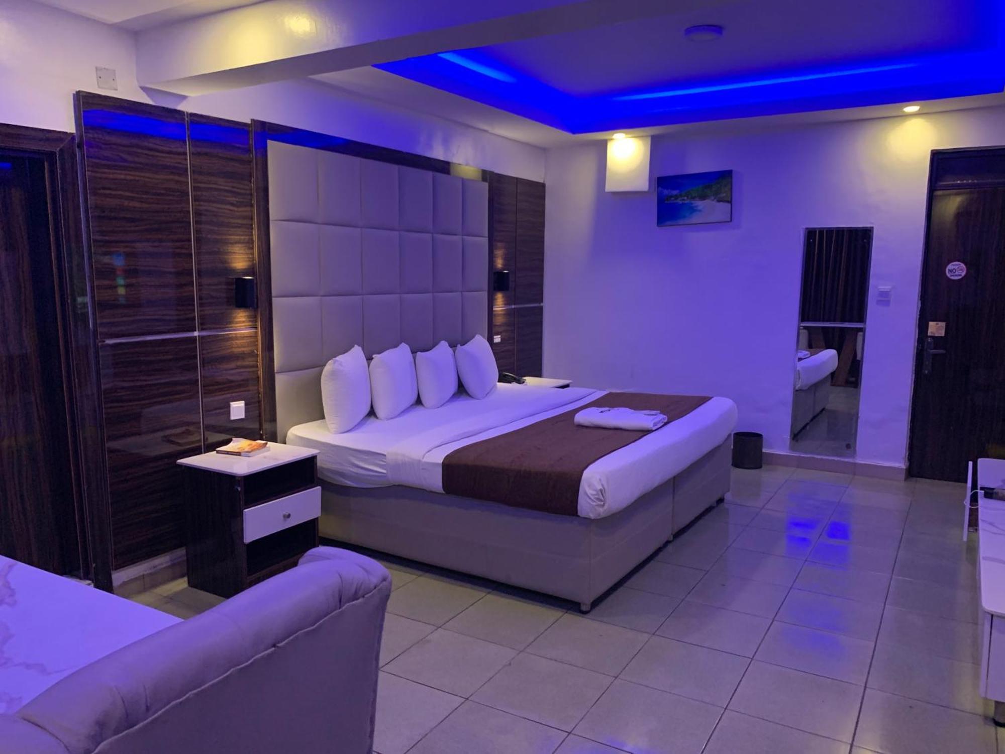 Presken Hotels @ Victoria Island Apese Экстерьер фото